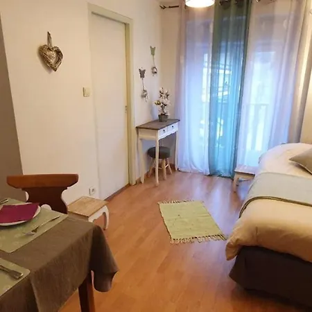 D'hotes Le Saut De La Truite 住宿加早餐酒店